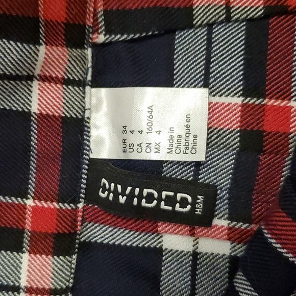 H & M Divided pleated plaid flared mini skirt in red white and blue. Size 4. - Picture 4 of 8